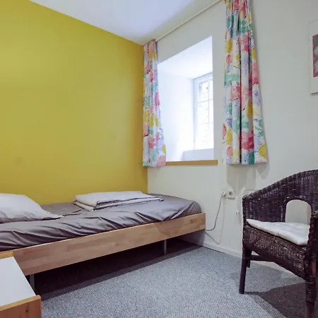 2 Bedroom Cozy In Holiday home