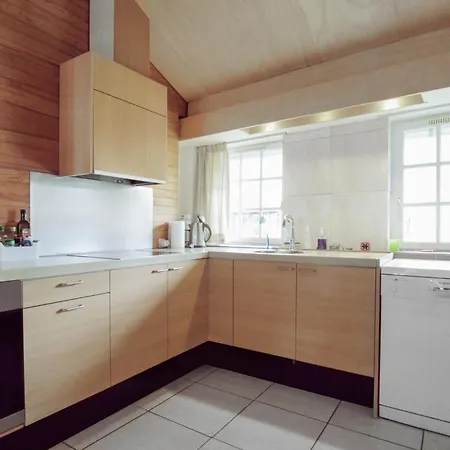 2 Bedroom Cozy In Holiday home *